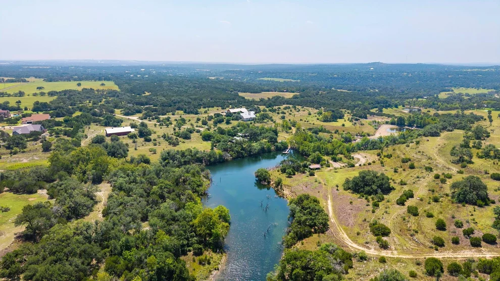 Unit for sale at 520 Holder LN, Dripping Springs, TX 78620