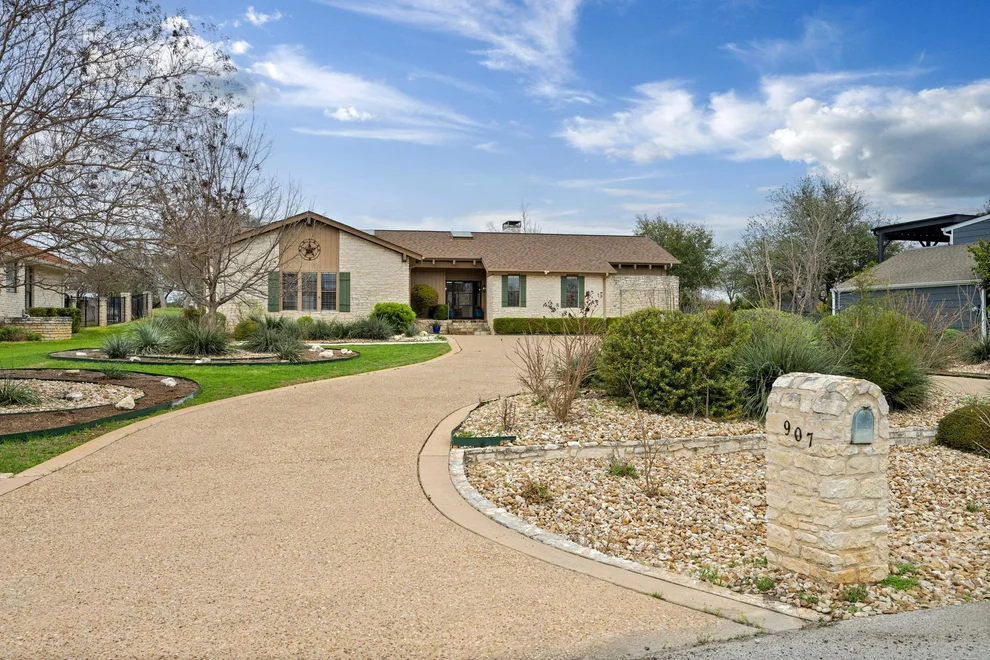 Unit for sale at 907 Vanguard ST, Lakeway, TX 78734