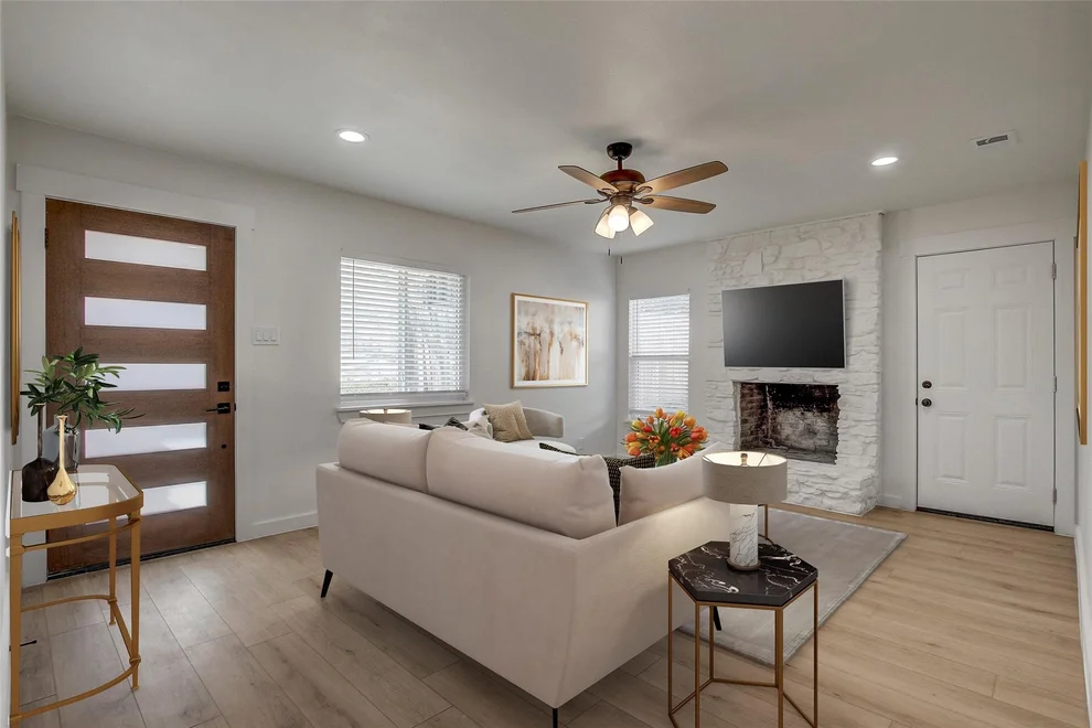 Unit for sale at 1402 Valleyridge CIR, Austin, TX 78704