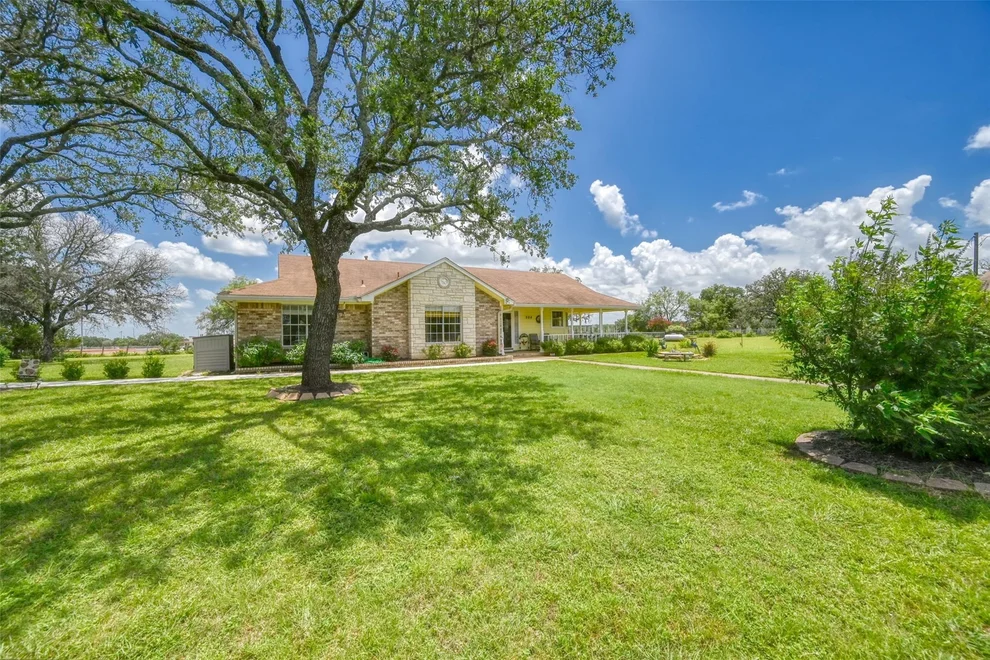 Unit for sale at 504 N Avenue N, Johnson City, TX 78636