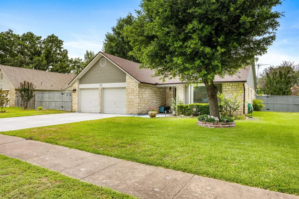 Unit for sale at 201 Applewood DR, Pflugerville, TX 78660