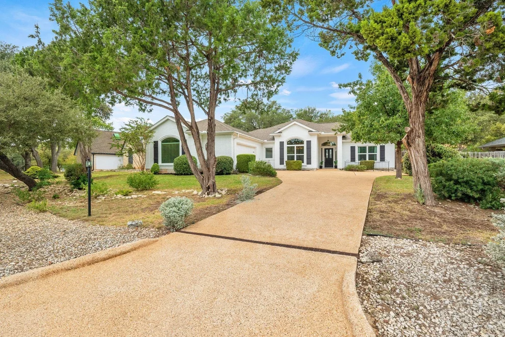 Unit for sale at 120 Copperleaf RD, Lakeway, TX 78734