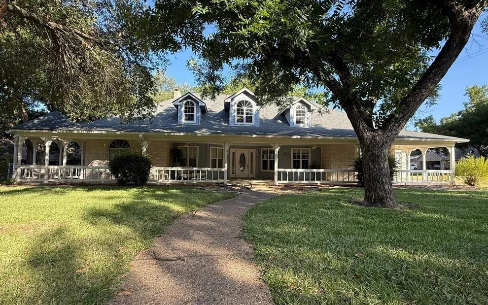 Unit for sale at 266 Quail ST, Meadowlakes, TX 78654