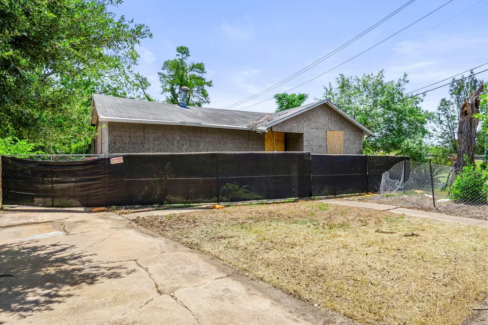 Unit for sale at 5103 Valley Oak DR, Austin, TX 78731