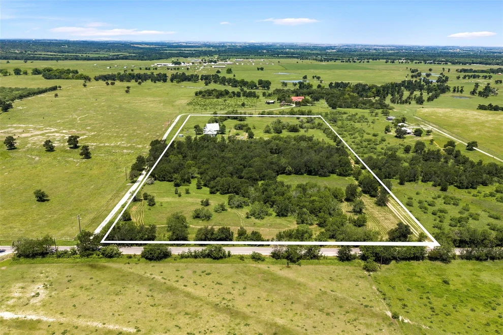Unit for sale at 928 Upper Elgin River RD, Elgin, TX 78621
