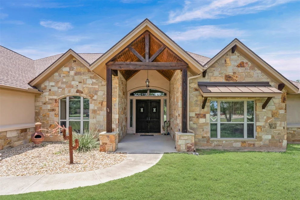 Unit for sale at 102 Eagle Valley LN, Liberty Hill, TX 78642