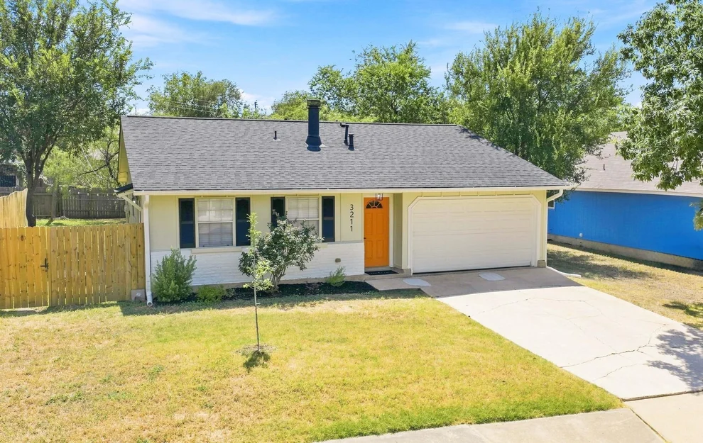 Unit for sale at 3211 Plantation RD, Austin, TX 78745