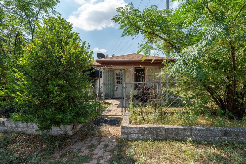 Unit for sale at 4801 Lott Ave, Austin, TX 78721