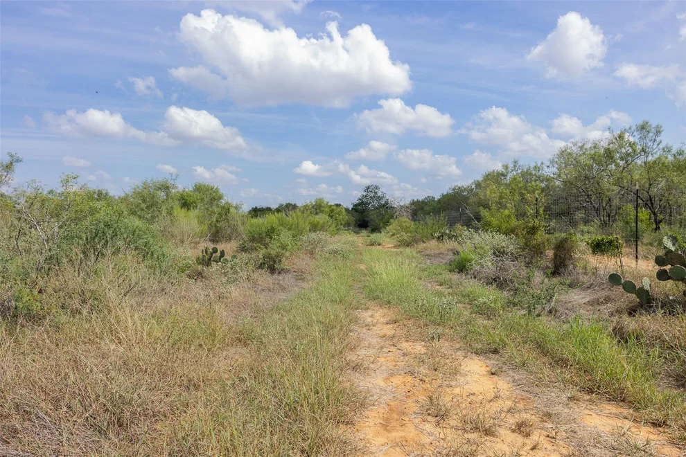Unit for sale at 3650 County Road 304, Jourdanton, TX 78026