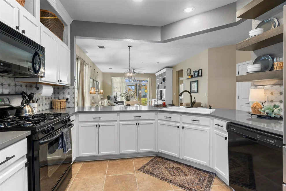 Unit for sale at 113 Honey Creek TRL, Georgetown, TX 78633