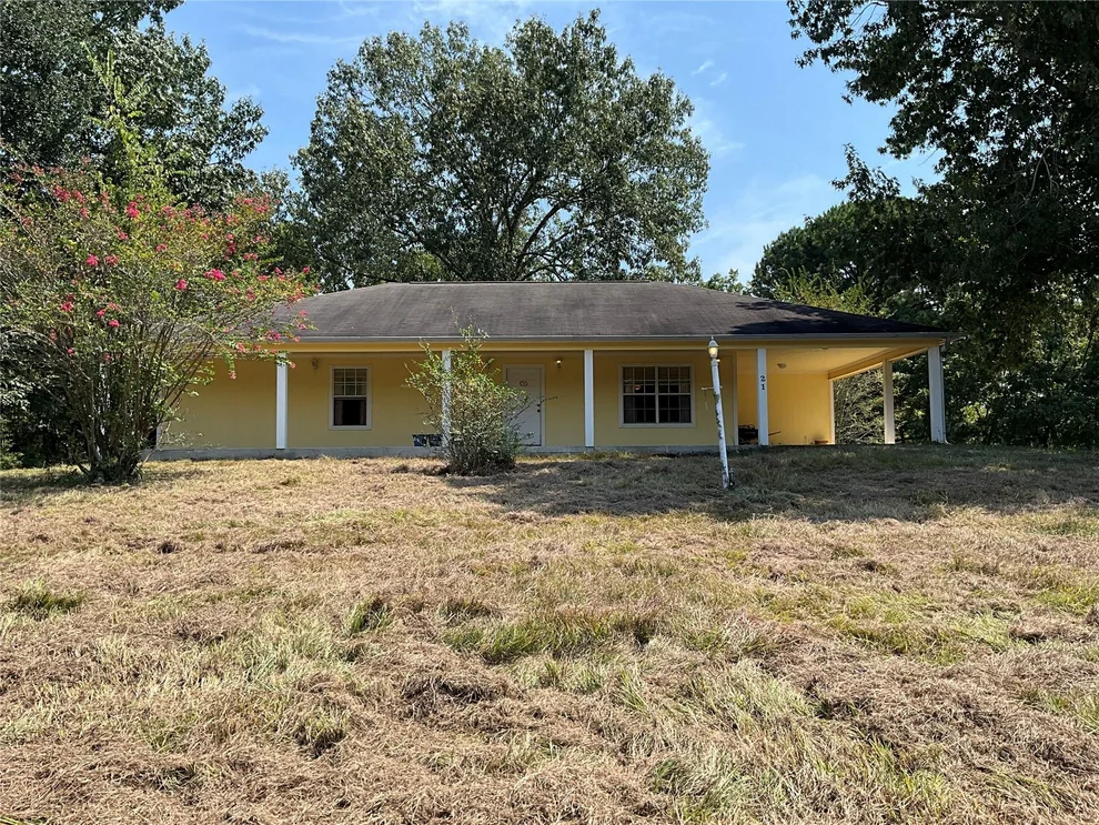 Unit for sale at 21 Anderson LN, Coldspring, TX 77331