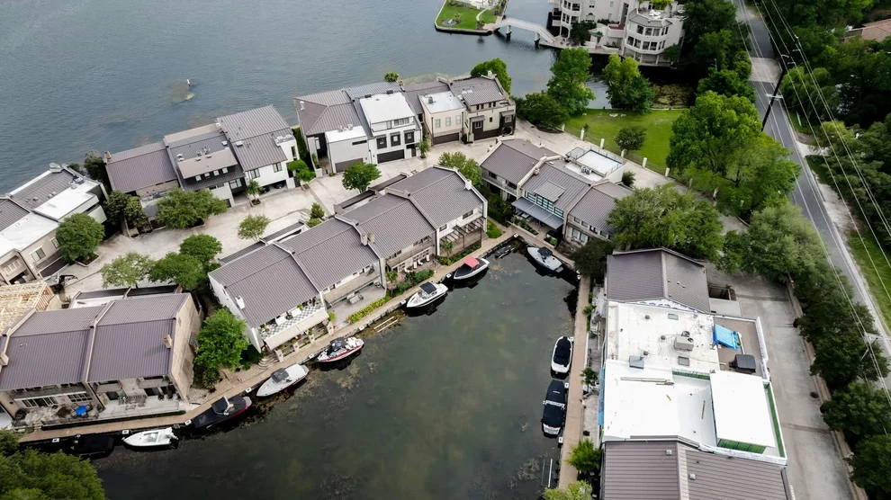 Unit for sale at 2433 Westlake DR, Austin, TX 78746