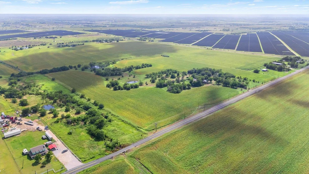 Unit for sale at 14201 Lund Carlson RD, Coupland, TX 78615