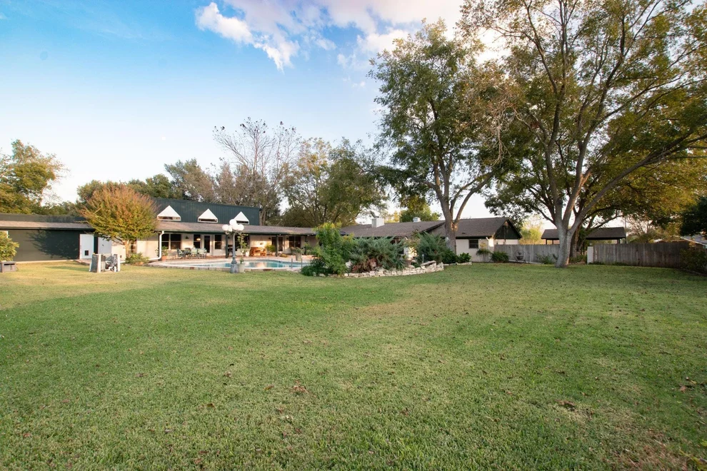 Unit for sale at 306 Cardinal LN, Burnet, TX 78611