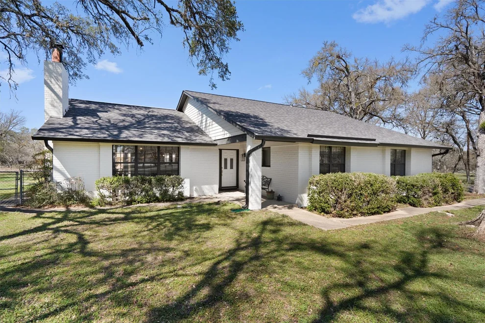 Unit for sale at 336 Live Oak DR, Mountain City, TX 78610