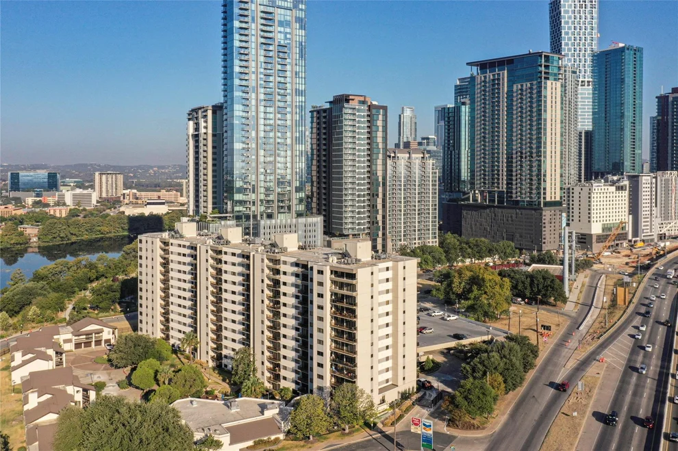 Unit for sale at 40 N Interstate 35 Highway, Austin, TX 78701