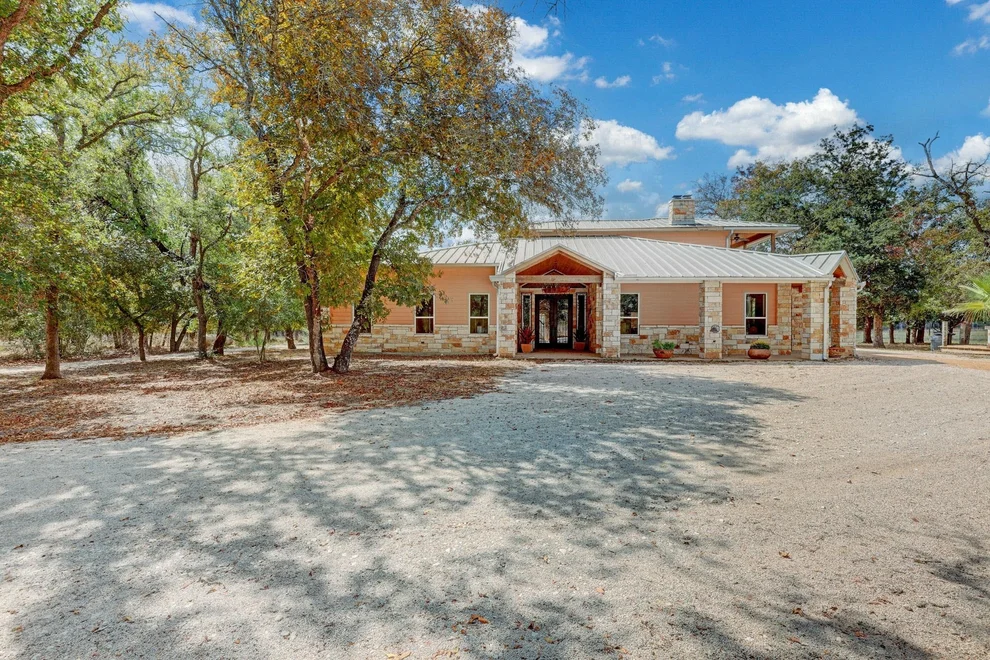 Unit for sale at 1561 Texas Sandhill LN, Stockdale, TX 78160