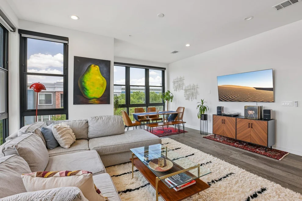 Unit for sale at 800 Embassy DR, Austin, TX 78702