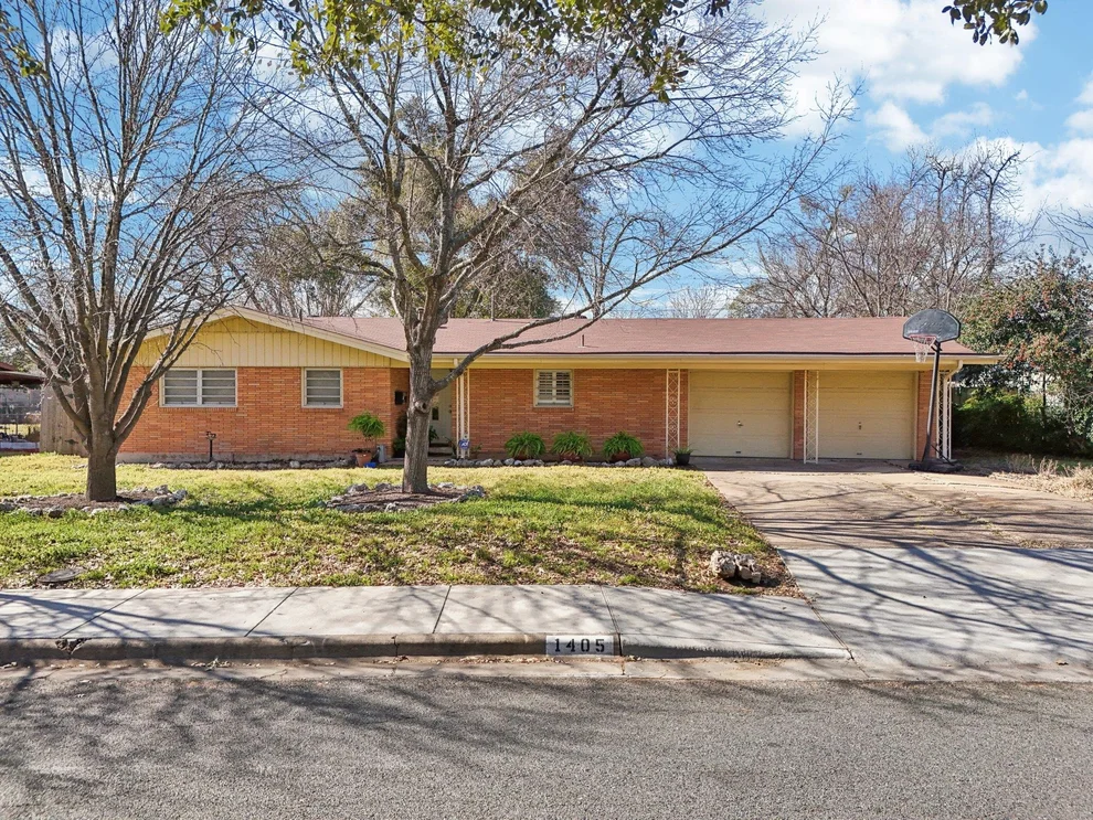 Unit for sale at 1405 Ridgehaven DR, Austin, TX 78723