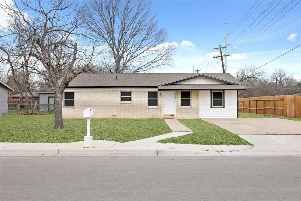 Unit for sale at 1115 Sycamore ST, San Marcos, TX 78666