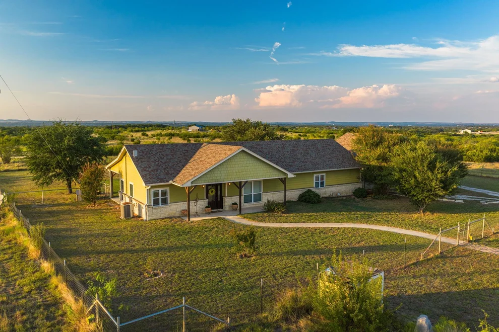 Unit for sale at 5650 County Road 101, Lampasas, TX 76550