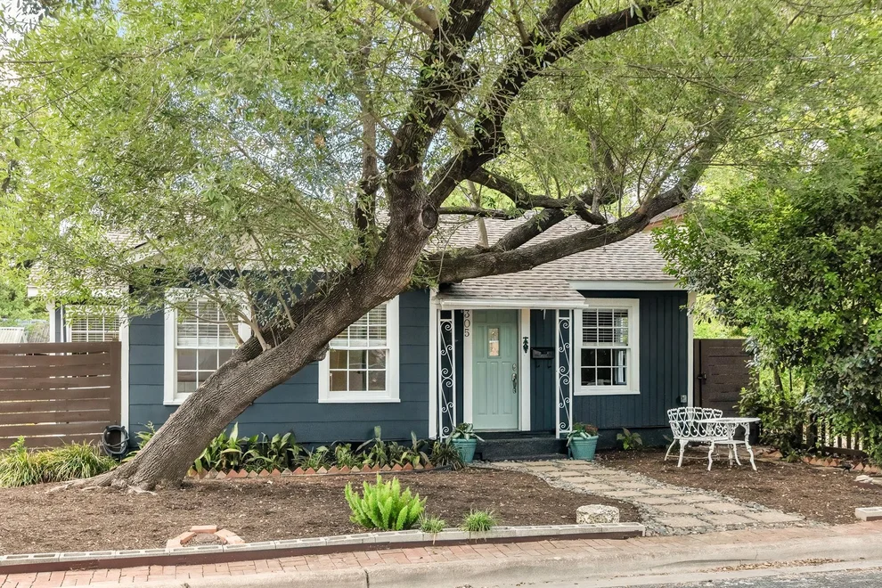 Unit for sale at 305 E 50th ST, Austin, TX 78751