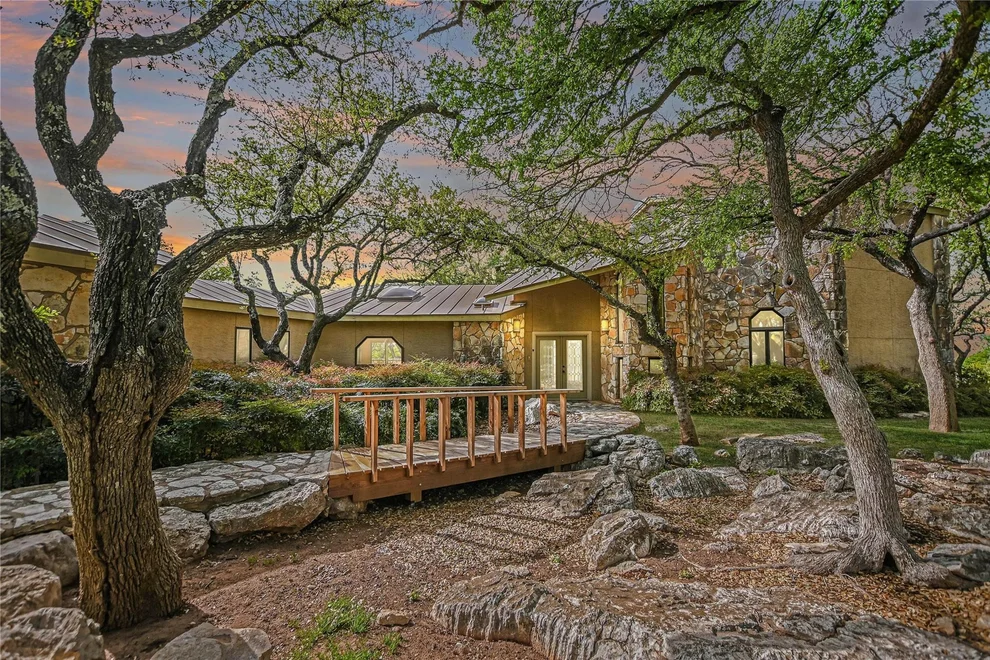 Unit for sale at 900 Sharp Rock, Horseshoe Bay, TX 78657