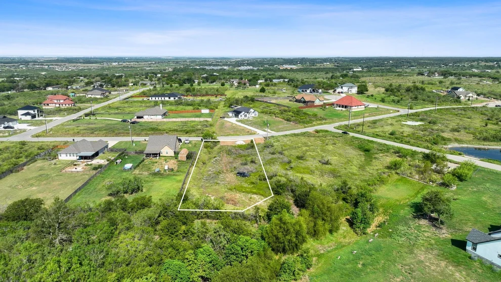 Unit for sale at 296 E Ridge LN, Niederwald, TX 78640
