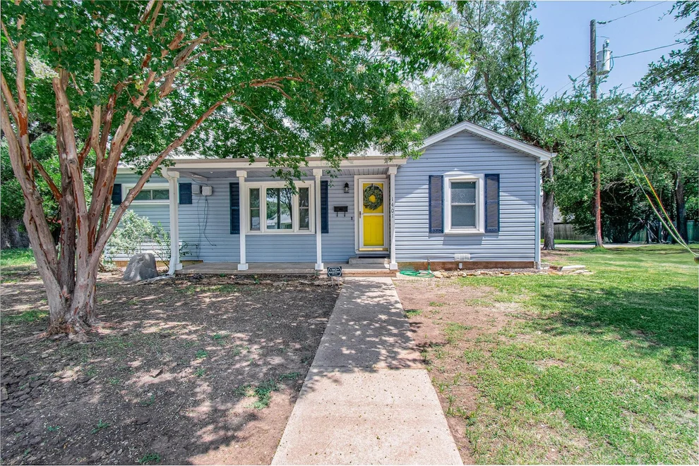 Unit for sale at 1401 N Penelope ST, Belton, TX 76513