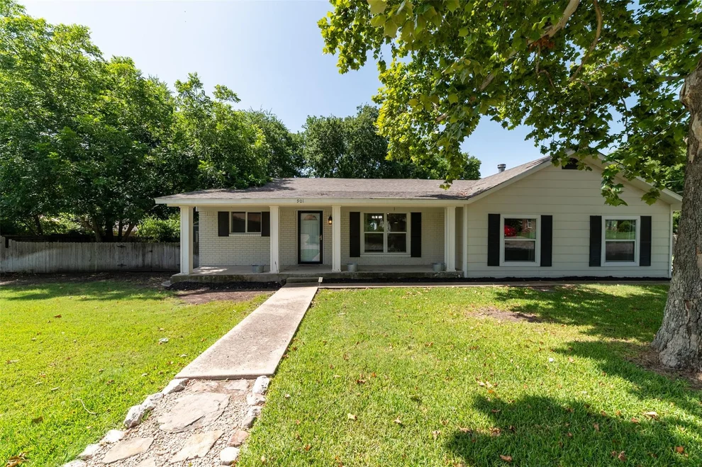Unit for sale at 901 E Johnson ST, Burnet, TX 78611