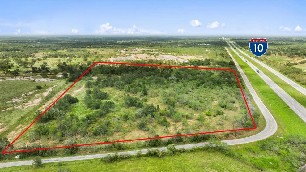 Unit for sale at 2228 Roosevelt RD, Luling, TX 78648