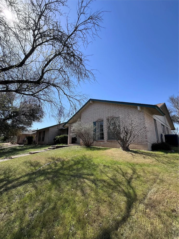 Unit for sale at 5804 Cherry Creek DR, Austin, TX 78745