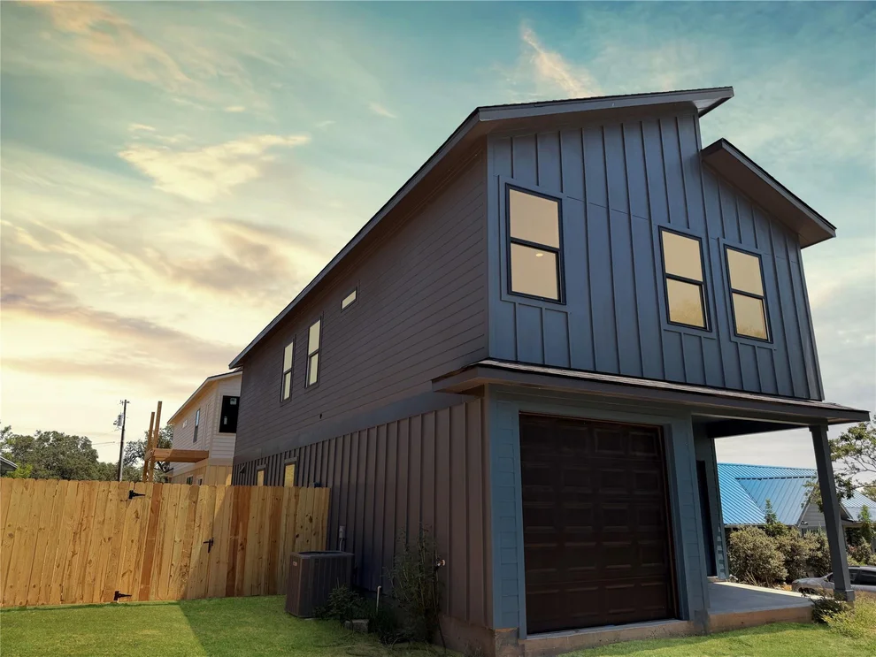 Unit for sale at 4103 Mountain View DR, Kingsland, TX 78639