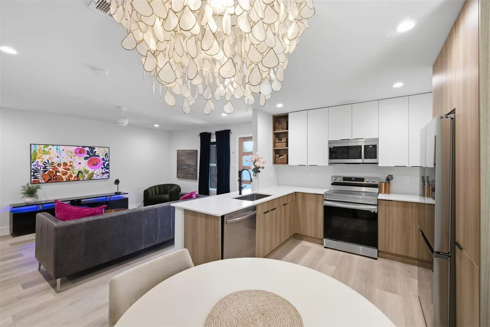 Unit for sale at 5304 Saint Georges GRN, Austin, TX 78745