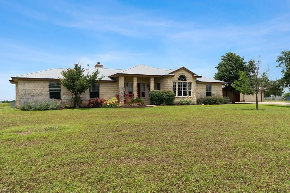 Unit for sale at 400 Hyview LN, Hutto, TX 78634