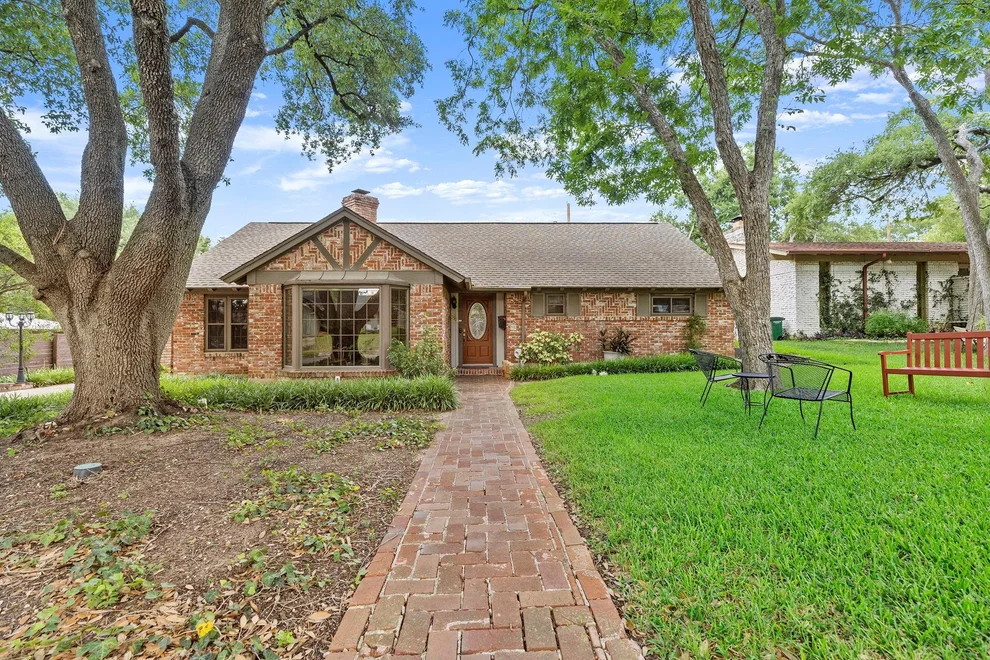 Unit for sale at 2504 Briargrove DR, Austin, TX 78704