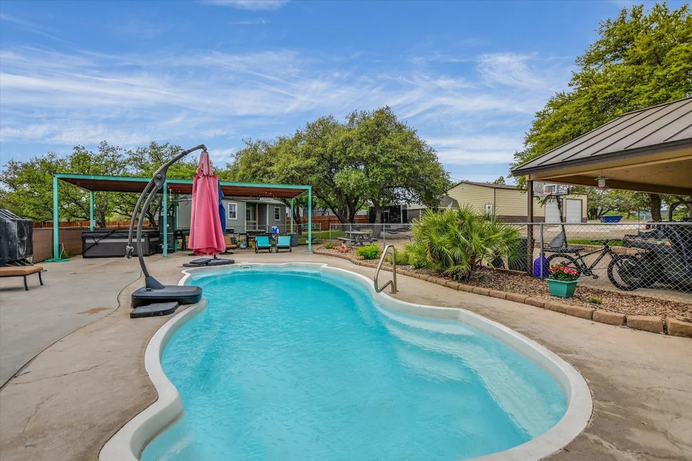Unit for sale at 800 Texas Ave, Kingsland, TX 78639