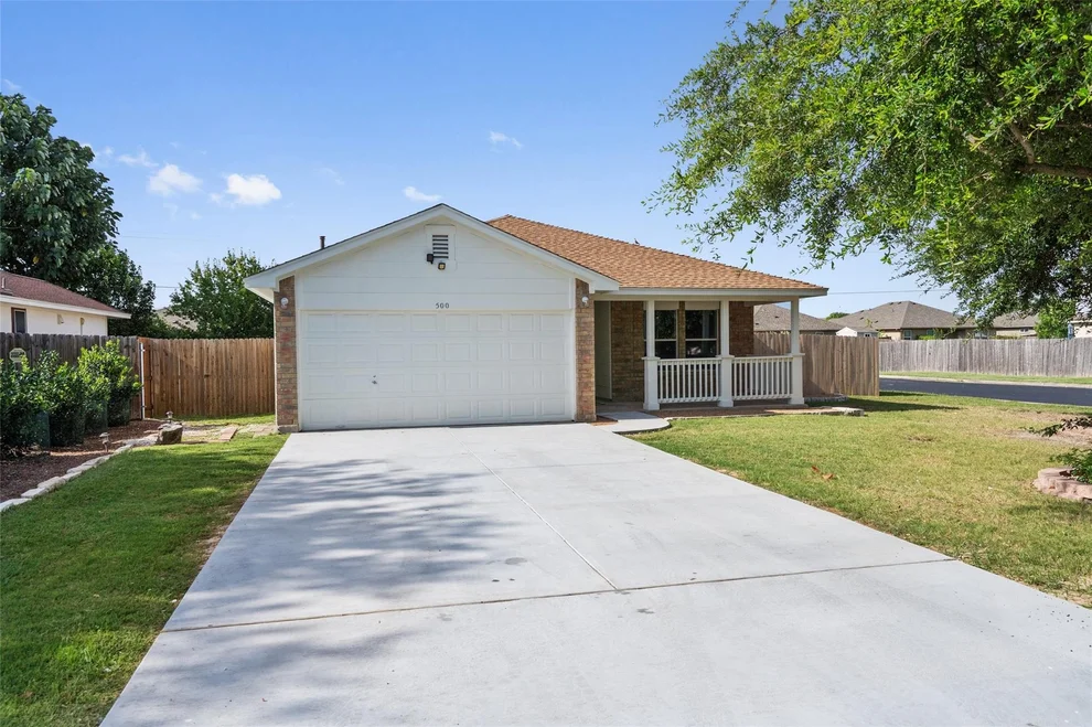 Unit for sale at 500 Mitchell DR, Hutto, TX 78634