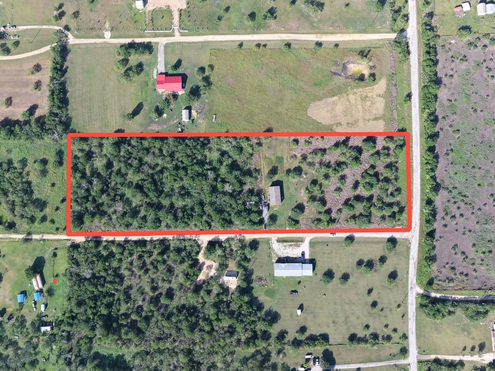 Unit for sale at 100 Northridge LN, Martindale, TX 78655