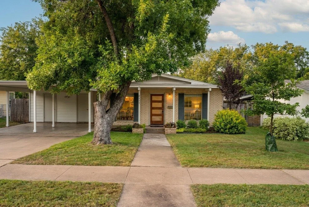 Unit for sale at 8417 Maine DR, Austin, TX 78758