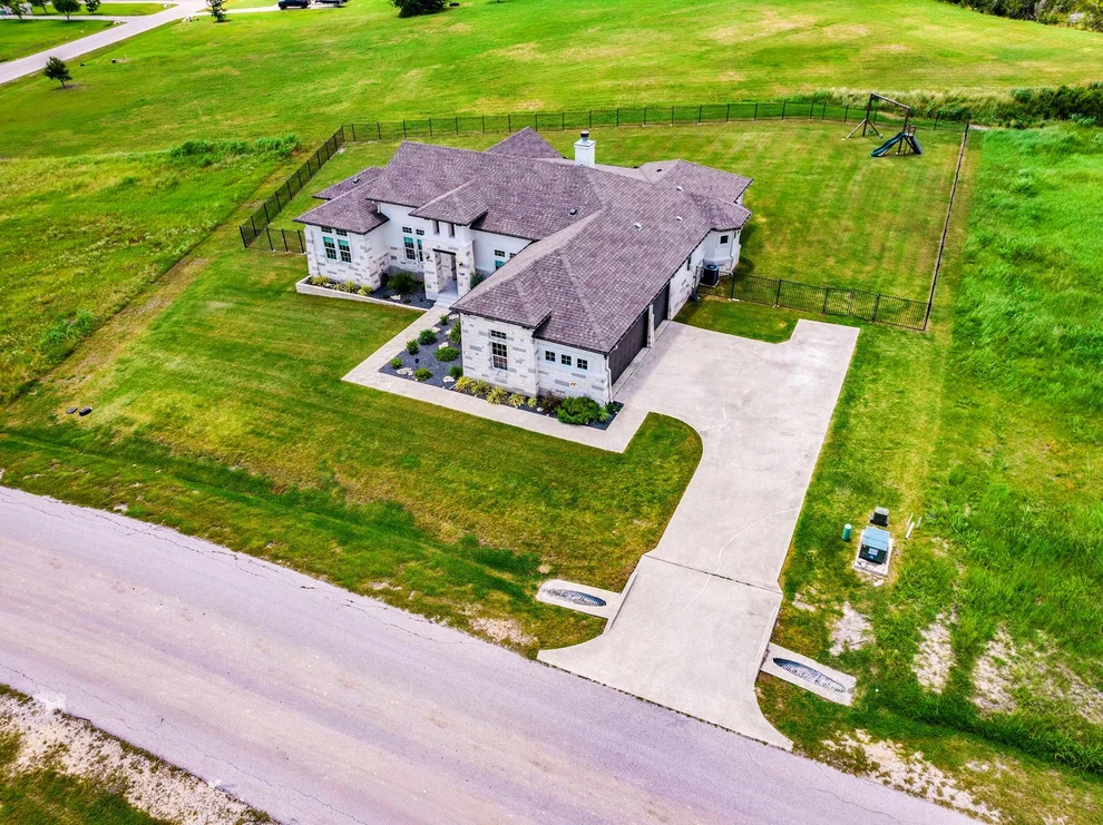 Unit for sale at 147 Hope ST, Kyle, TX 78640