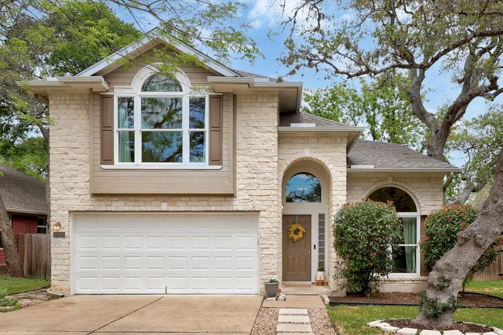 Unit for sale at 1400 Tetbury LN, Austin, TX 78748