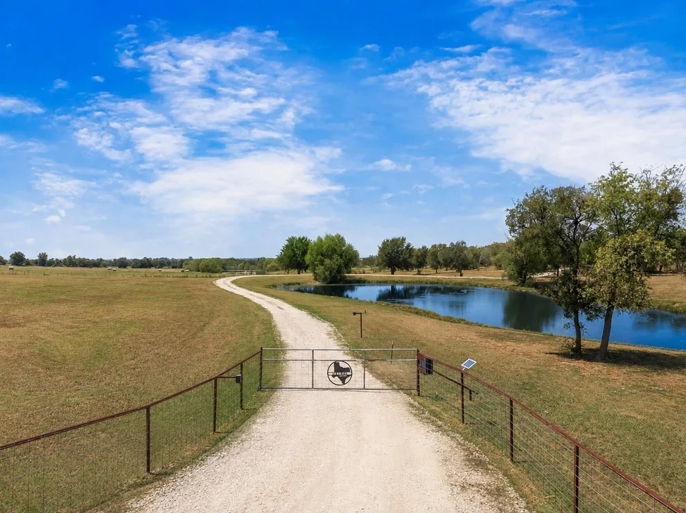 Unit for sale at 4684 Airville RD, Temple, TX 76501