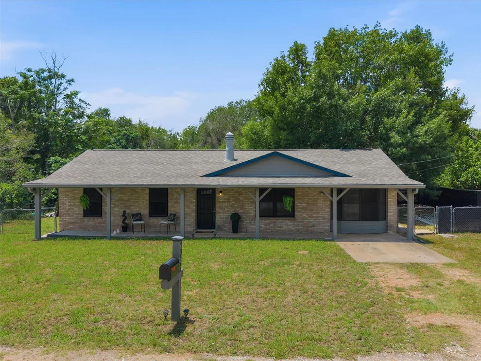Unit for sale at 1037 Wilkes CIR, Smithville, TX 78957