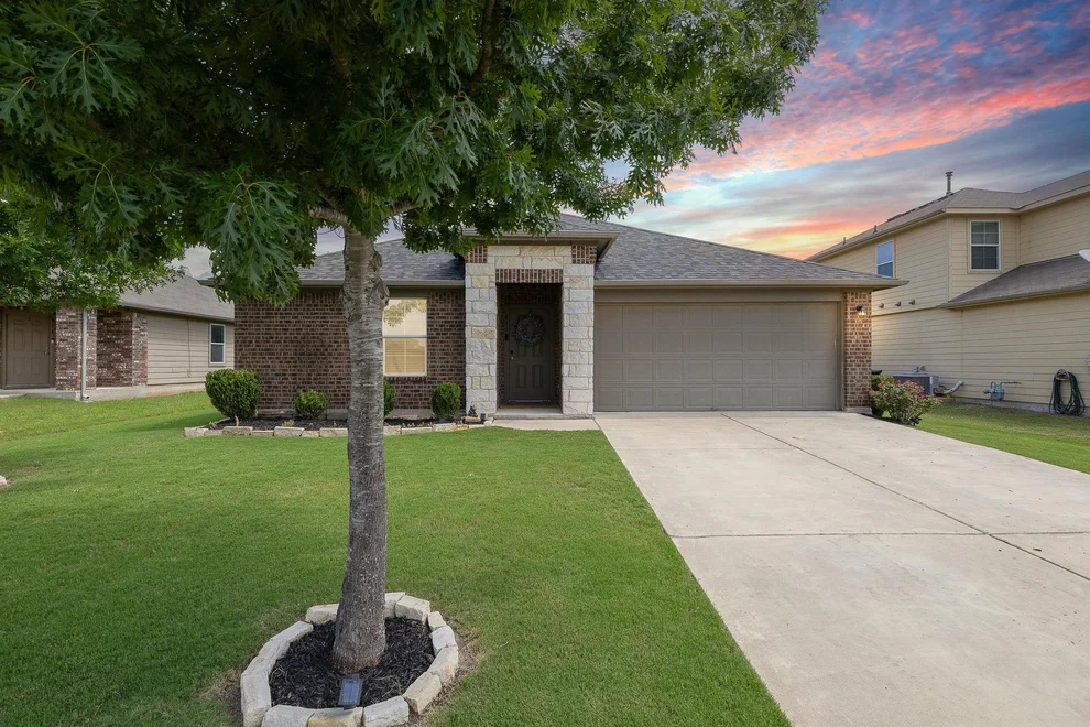 Unit for sale at 413 Luna Vista DR, Hutto, TX 78634
