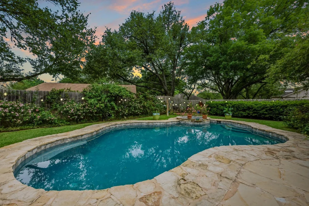 Unit for sale at 10401 Pinehurst DR, Austin, TX 78747