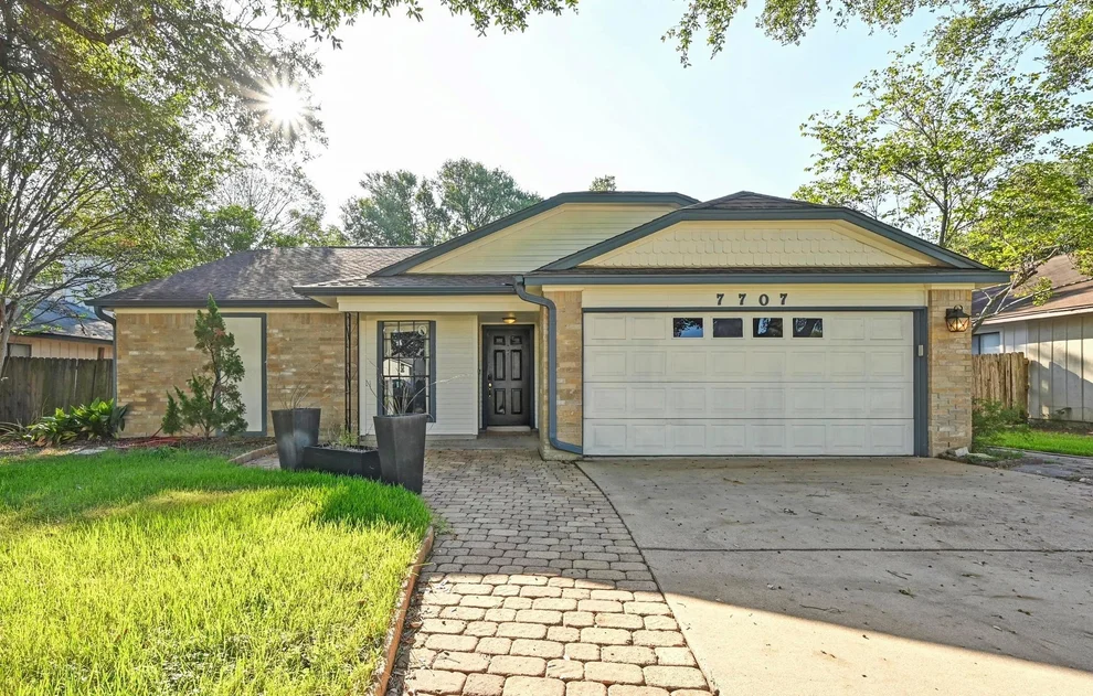 Unit for sale at 7707 Wakefield DR, Austin, TX 78749
