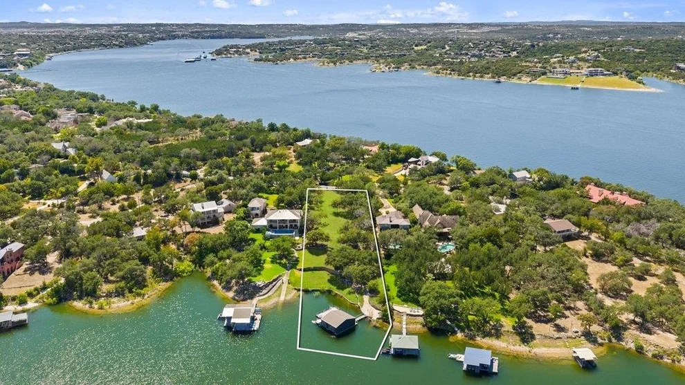 Unit for sale at 909 Brooks Hollow RD, Lakeway, TX 78734