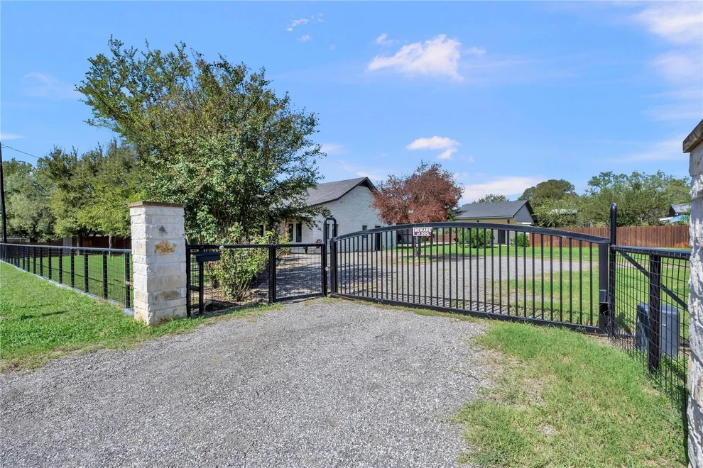 Unit for sale at 1303 Prarie Creek DR, Granite Shoals, TX 78654