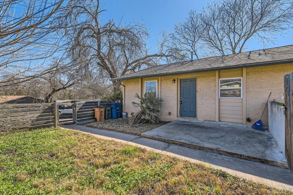 Unit for sale at 4408 Scottsdale RD, Austin, TX 78721